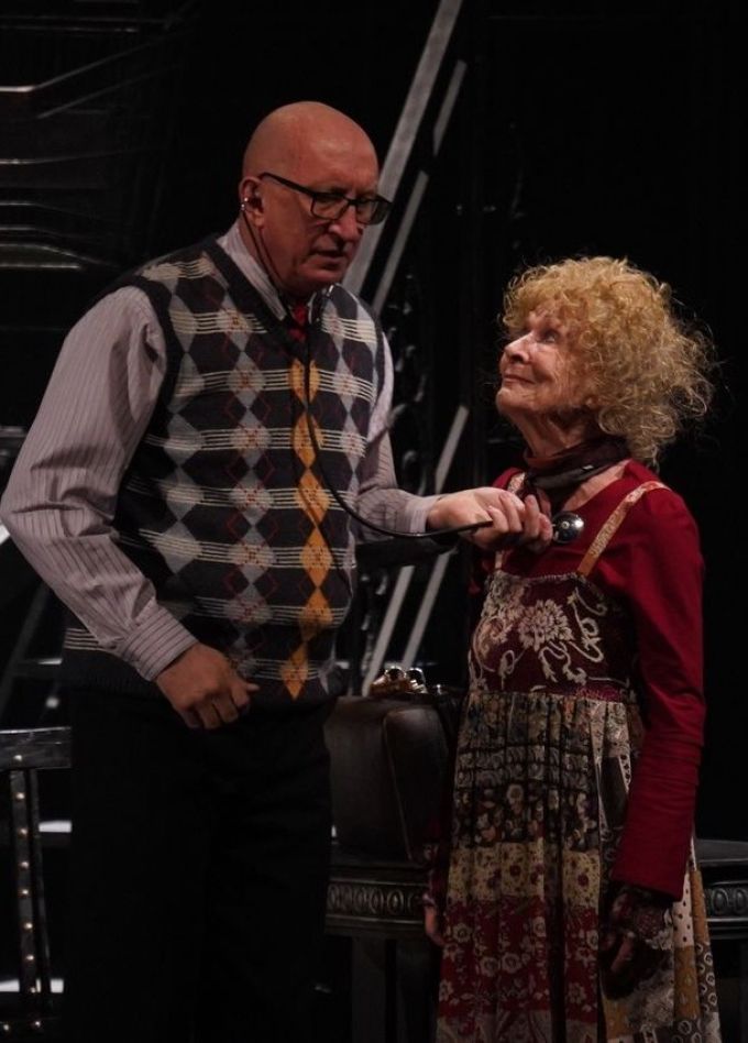 Спектакль «Старушка на миллион»