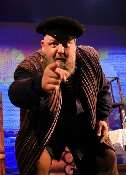 Музыкальный спектакль «Любовь и голуби»