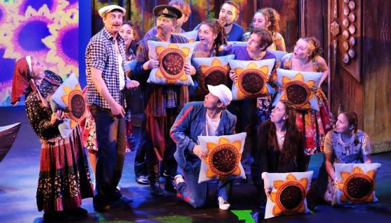 Музыкальный спектакль «Любовь и голуби»