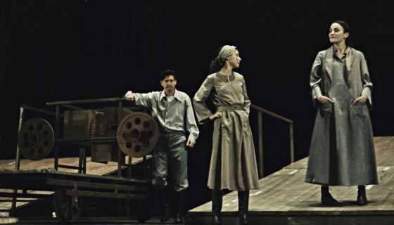 Спектакль «Сестра, подруга и жена»