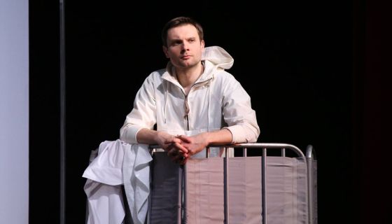 Спектакль «Доктор знает всё»