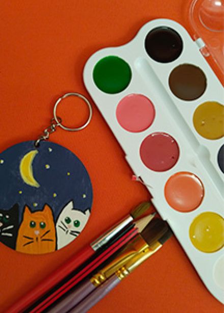 Мастер-класс по росписи деревянного брелока