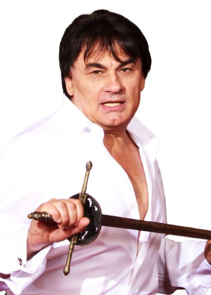 Александр Серов