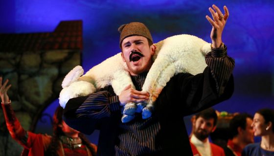 Спектакль «Ханума»