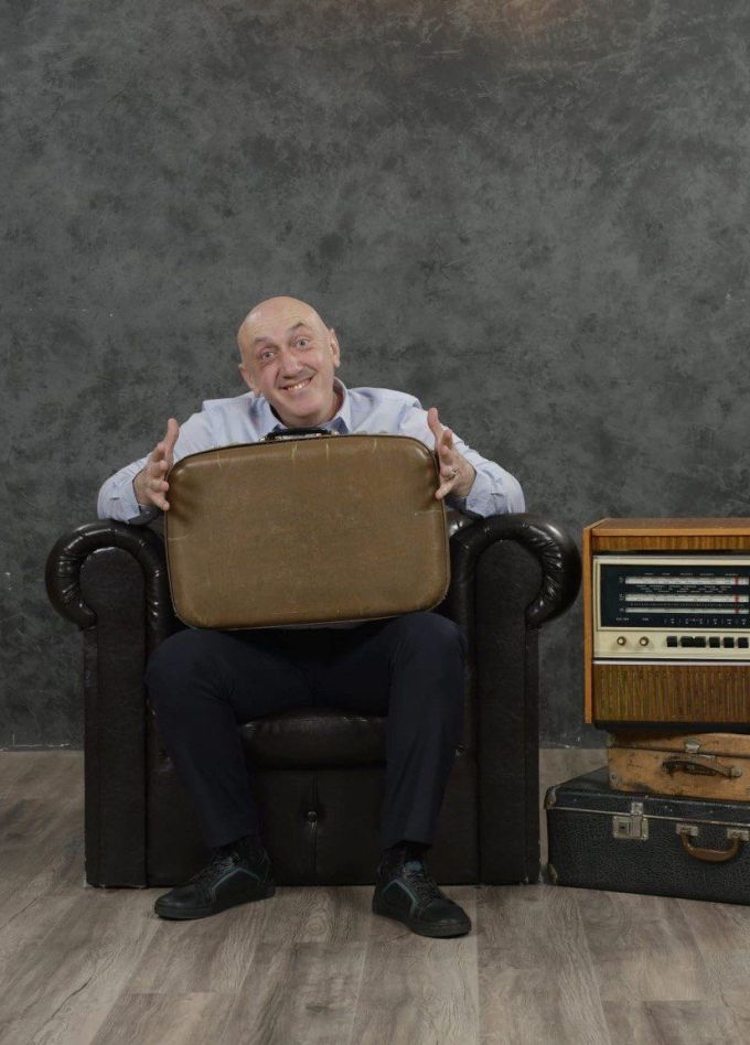 Моноспектакль «Иногда нам снятся старые собаки»