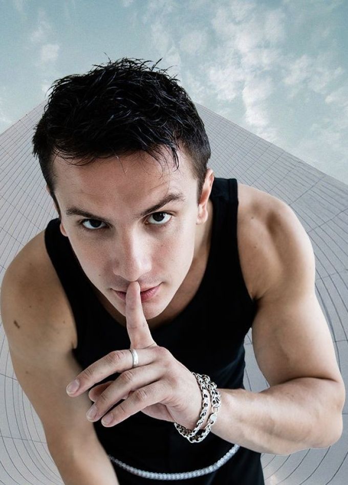 NЮ. Юрий Николаенко