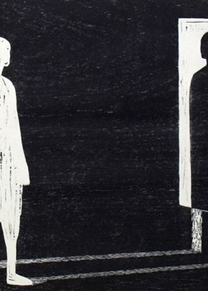 За закрытыми дверями