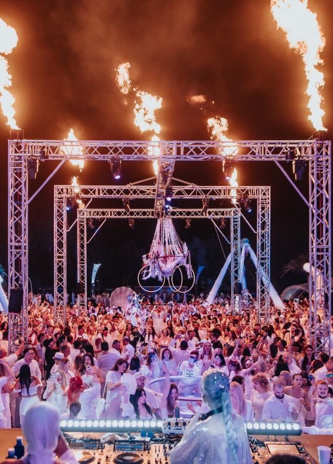 Embargo White Festival