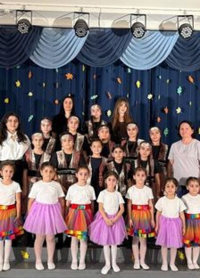 Ура! Зажигает детвора!