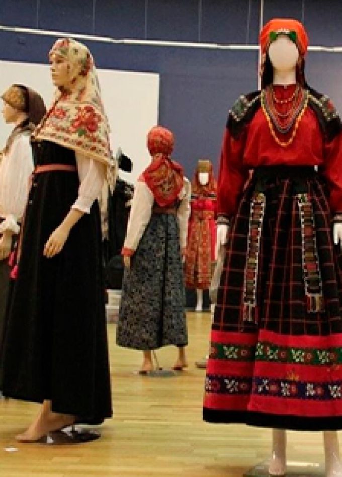 Душа народа в узоре: Выставка национальных костюмов
