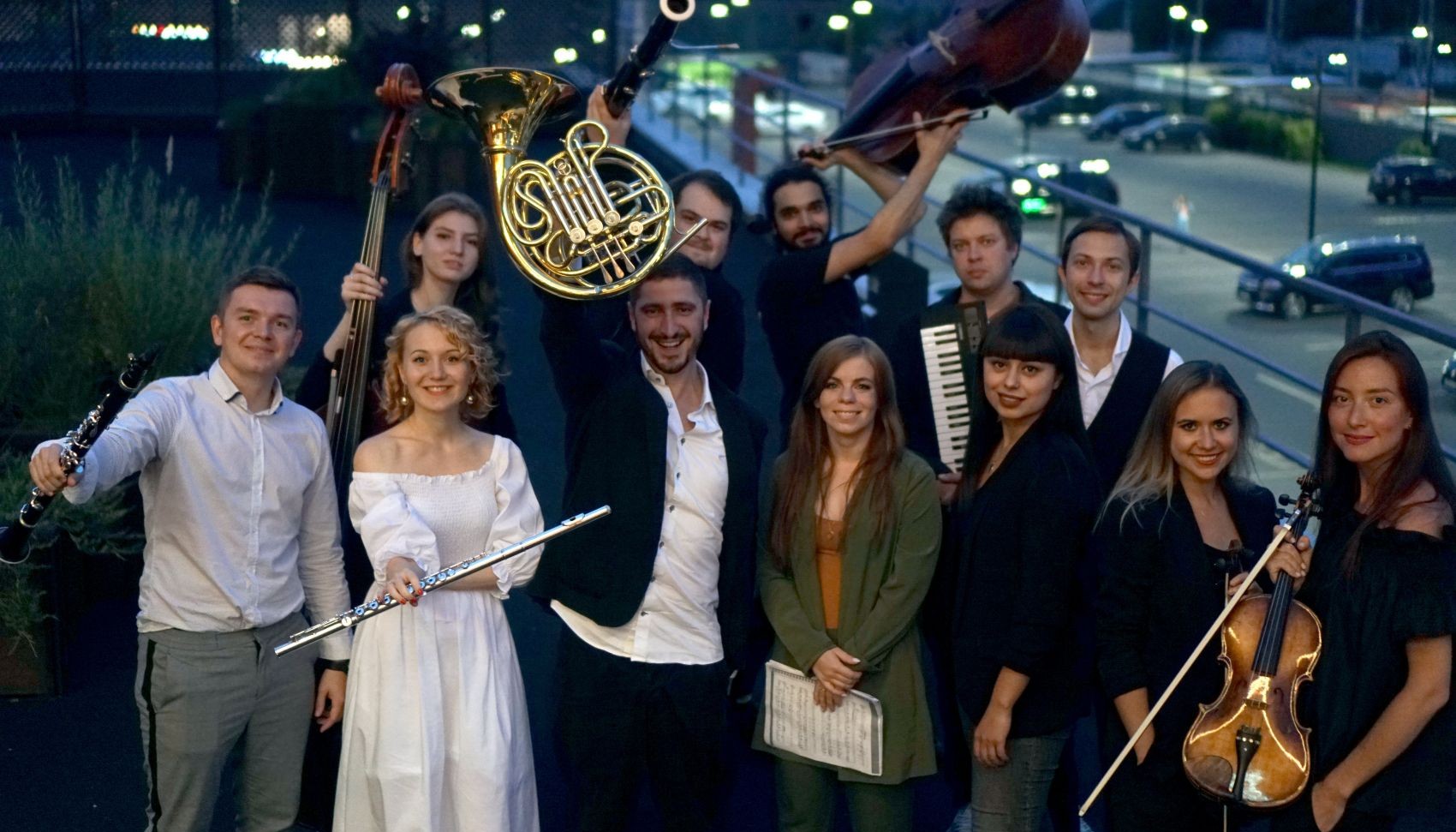 ростовская государственная филармония зал. музыканты оркестра. профессиональный музыкант. сергей стадлер скрипка. классический оркестр.